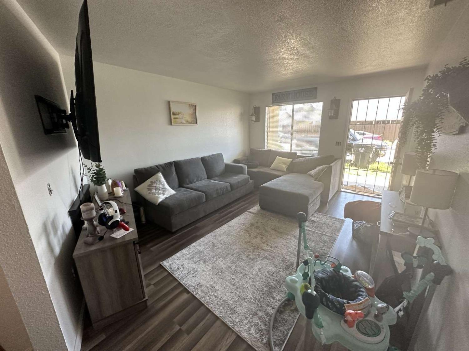 Detail Gallery Image 2 of 5 For 1394 Pajaro Ave #20,  Manteca,  CA 95336 - 2 Beds | 2 Baths