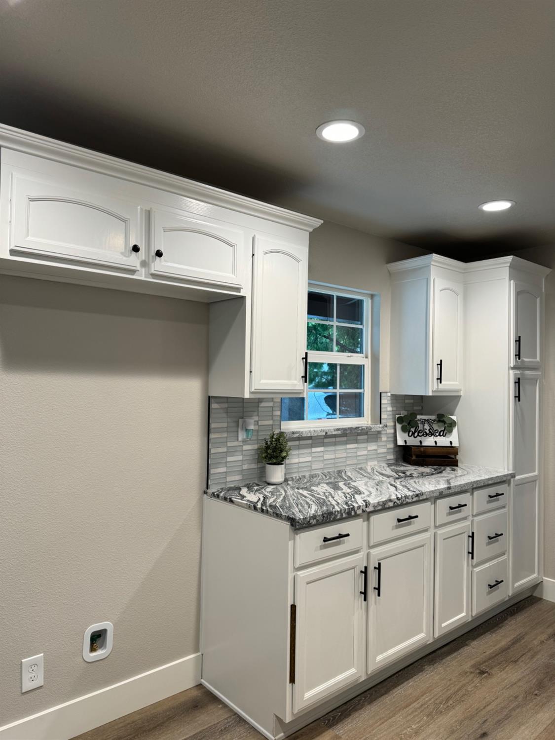 Detail Gallery Image 6 of 22 For 1309 Suzanne Ave, Modesto,  CA 95350 - 3 Beds | 2 Baths