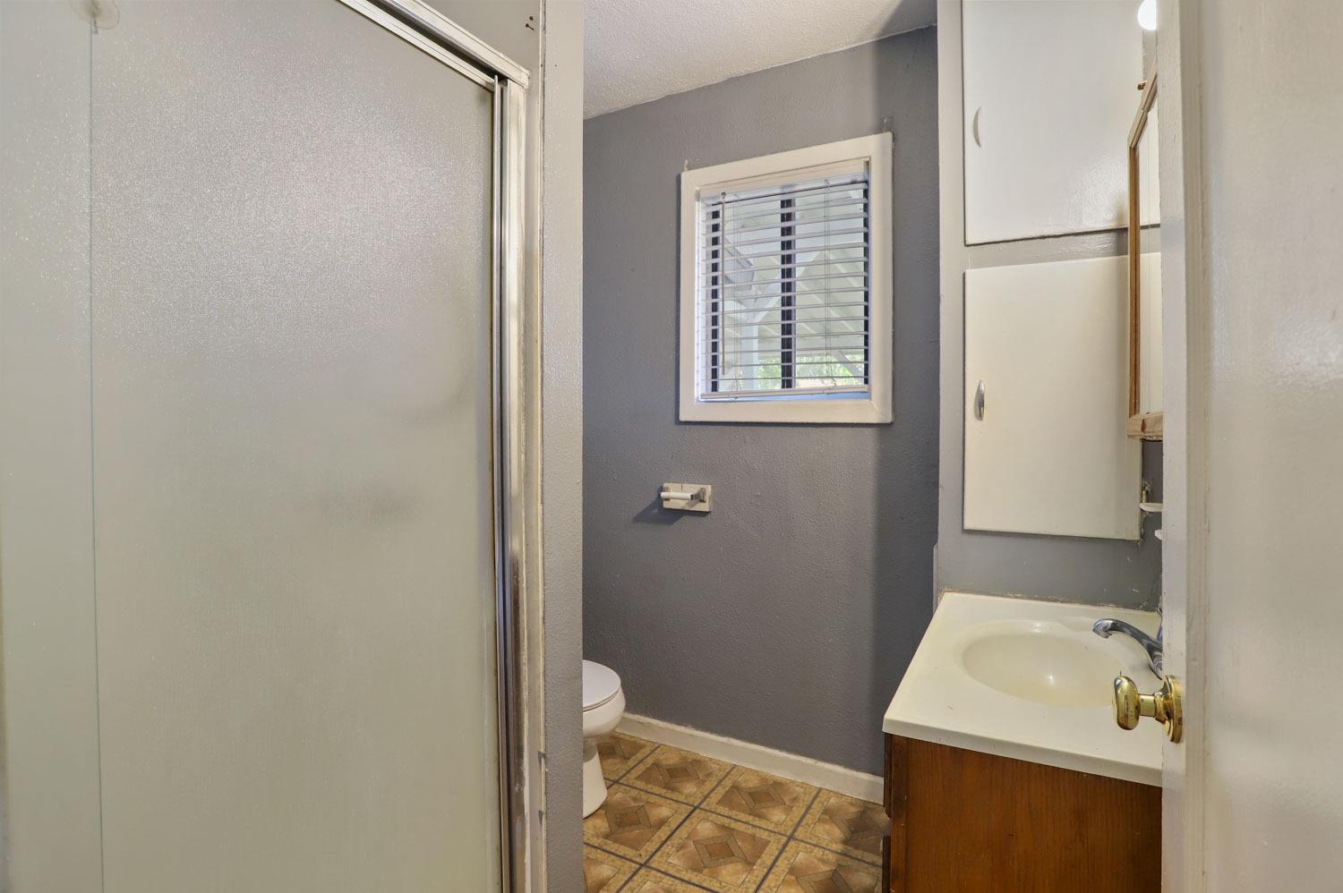 Detail Gallery Image 10 of 31 For 2636 E Harding Way, Stockton,  CA 95205 - 2 Beds | 1 Baths