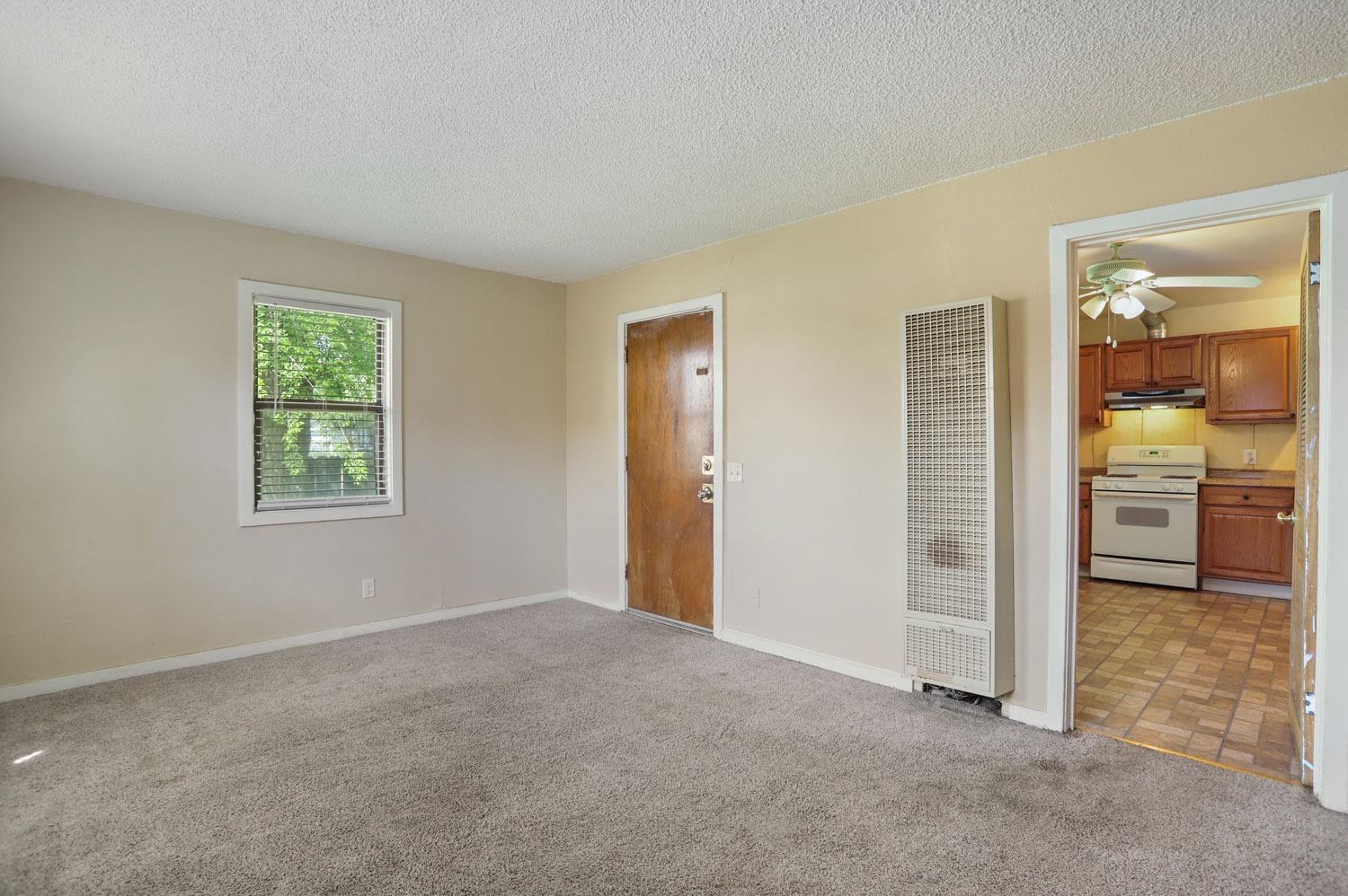 Detail Gallery Image 5 of 31 For 2636 E Harding Way, Stockton,  CA 95205 - 2 Beds | 1 Baths