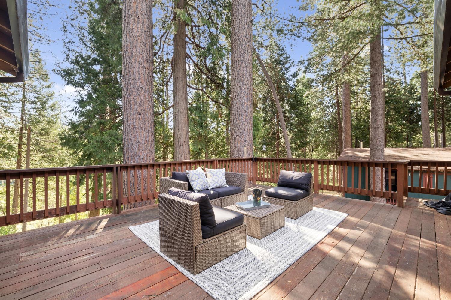 Detail Gallery Image 32 of 35 For 5111 Rainbow Trl, Pollock Pines,  CA 95726 - 4 Beds | 3 Baths
