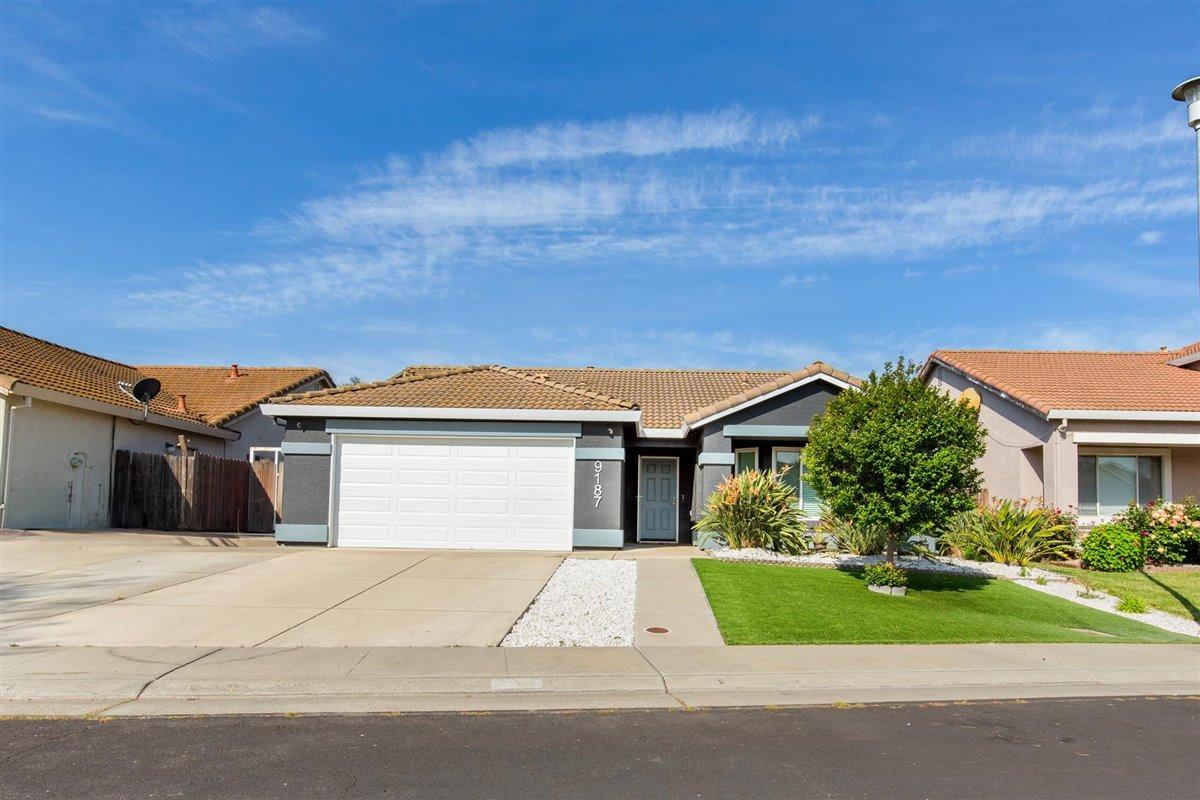 Photo of 9187 Willowberry Wy in Elk Grove, CA