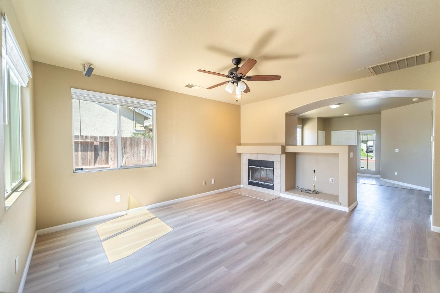 Detail Gallery Image 10 of 30 For 1535 Irvin Ct, Oakdale,  CA 95361 - 3 Beds | 2 Baths