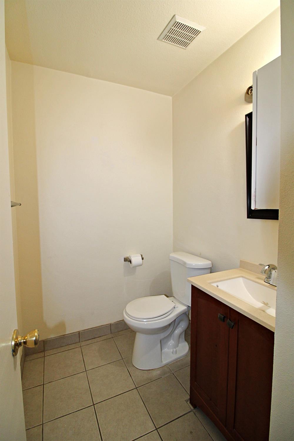 Detail Gallery Image 18 of 36 For 8208 Center Pkwy #17,  Sacramento,  CA 95823 - 2 Beds | 1/1 Baths
