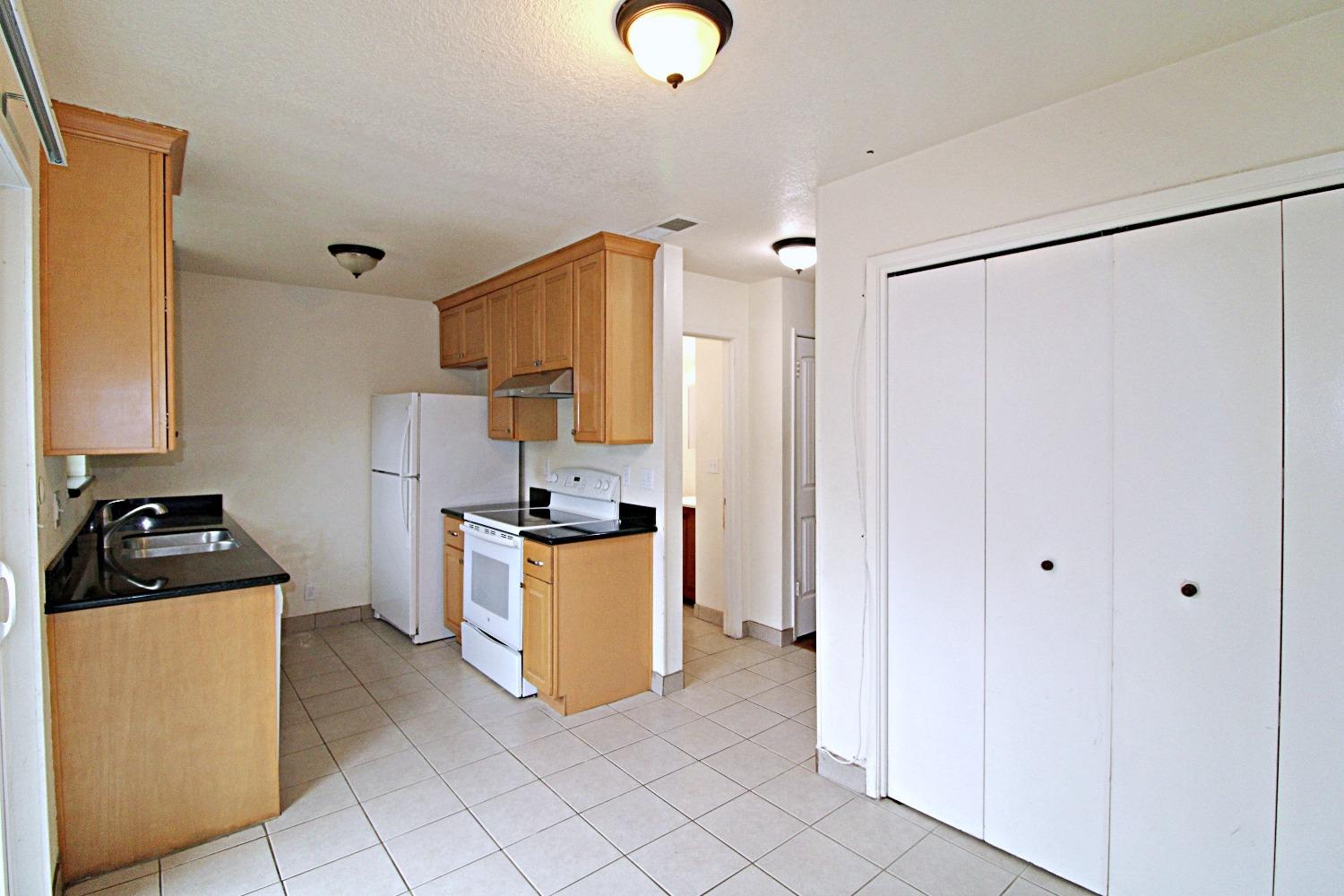 Detail Gallery Image 15 of 36 For 8208 Center Pkwy #17,  Sacramento,  CA 95823 - 2 Beds | 1/1 Baths