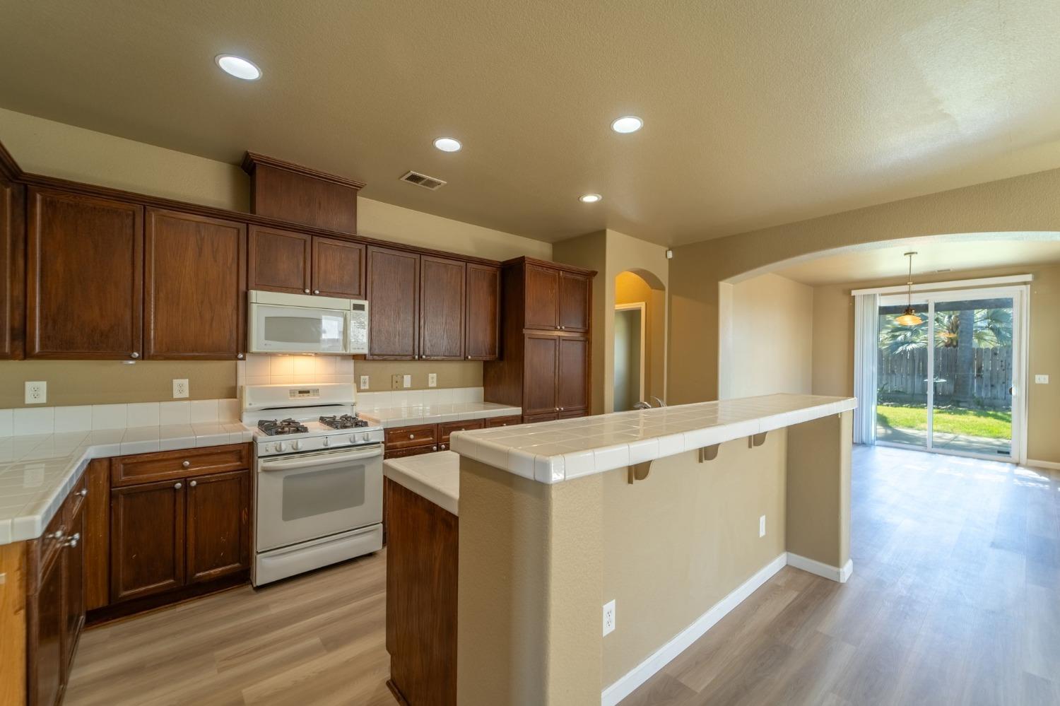 Detail Gallery Image 13 of 30 For 1535 Irvin Ct, Oakdale,  CA 95361 - 3 Beds | 2 Baths