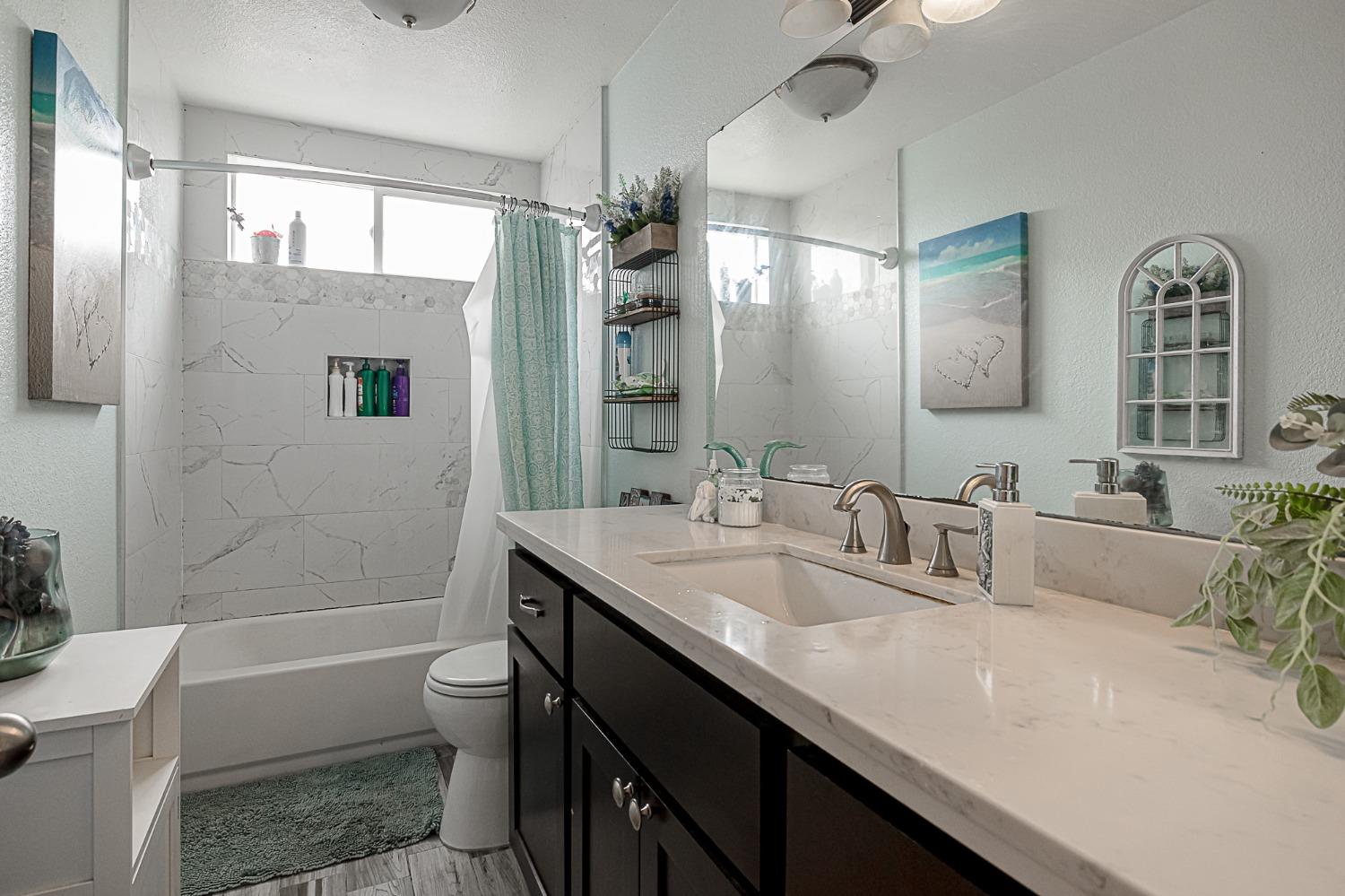 Detail Gallery Image 15 of 22 For 13302 Amy Ct, Waterford,  CA 95386 - 3 Beds | 2 Baths