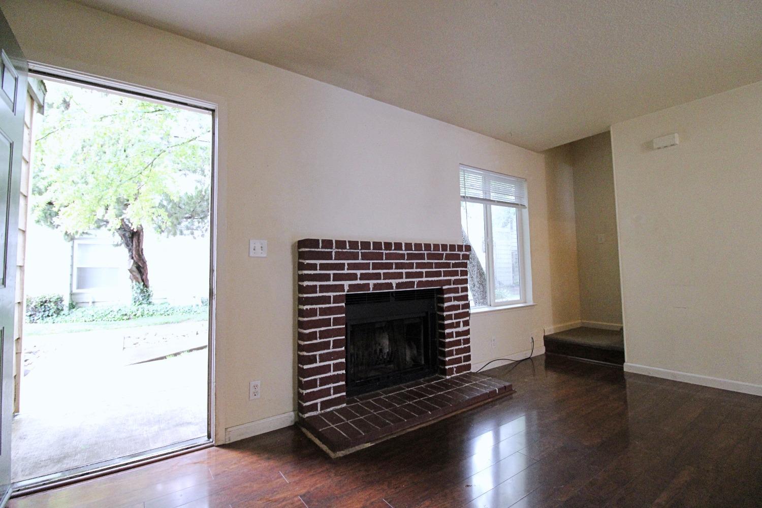 Detail Gallery Image 5 of 36 For 8208 Center Pkwy #17,  Sacramento,  CA 95823 - 2 Beds | 1/1 Baths