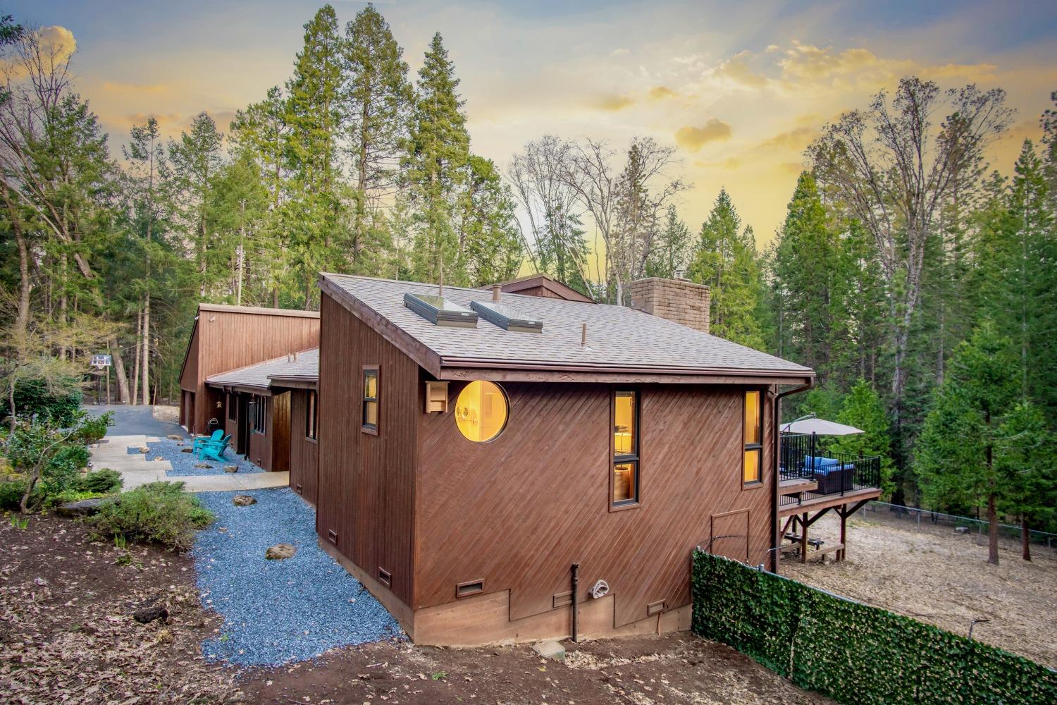 Detail Gallery Image 3 of 53 For 11892 Butternut Way, Nevada City,  CA 95959 - 4 Beds | 2/1 Baths