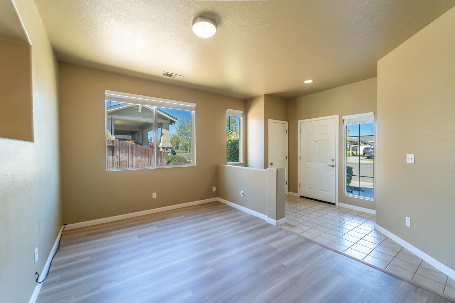 Detail Gallery Image 6 of 30 For 1535 Irvin Ct, Oakdale,  CA 95361 - 3 Beds | 2 Baths