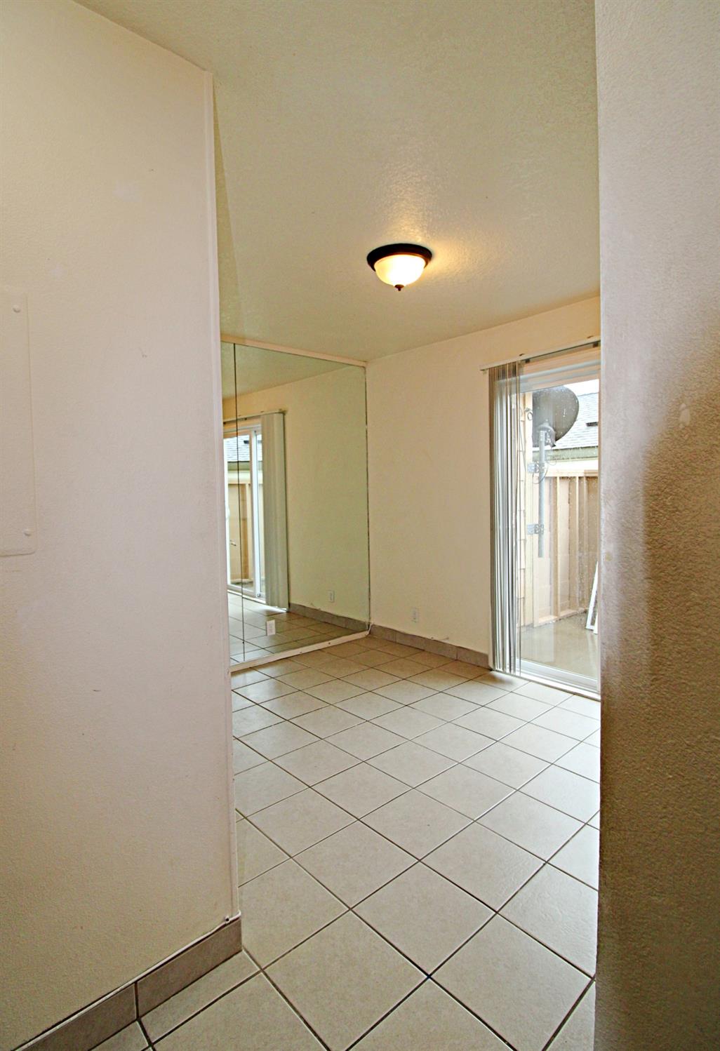 Detail Gallery Image 9 of 36 For 8208 Center Pkwy #17,  Sacramento,  CA 95823 - 2 Beds | 1/1 Baths