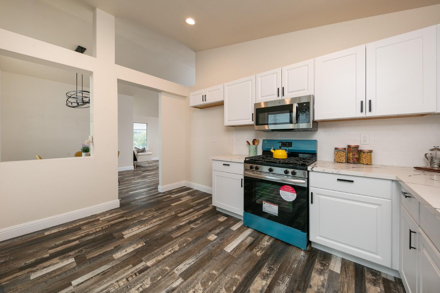 Detail Gallery Image 14 of 38 For 3518 Pottery Ct, Stockton,  CA 95206 - 4 Beds | 2/1 Baths