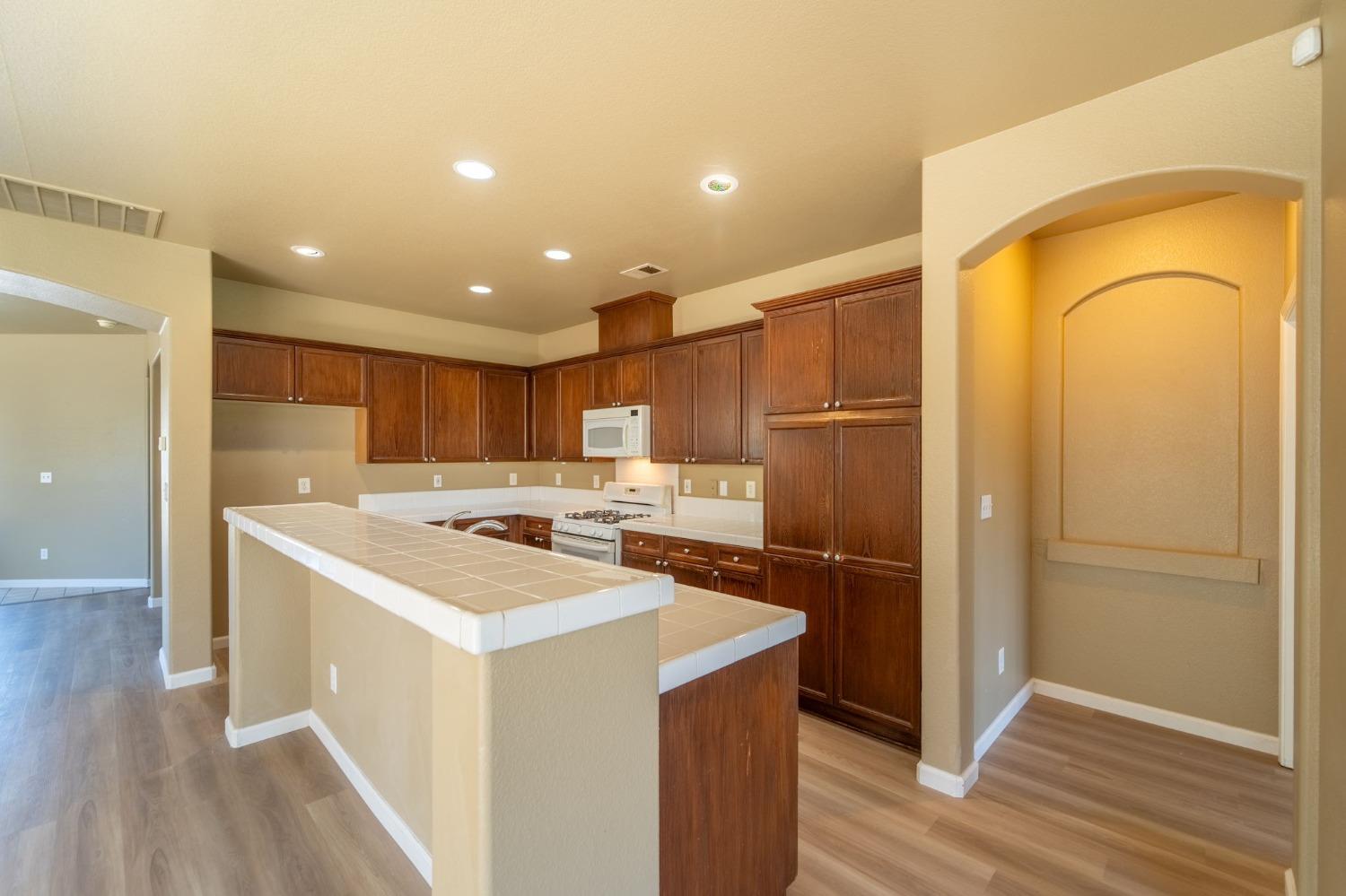 Detail Gallery Image 16 of 30 For 1535 Irvin Ct, Oakdale,  CA 95361 - 3 Beds | 2 Baths