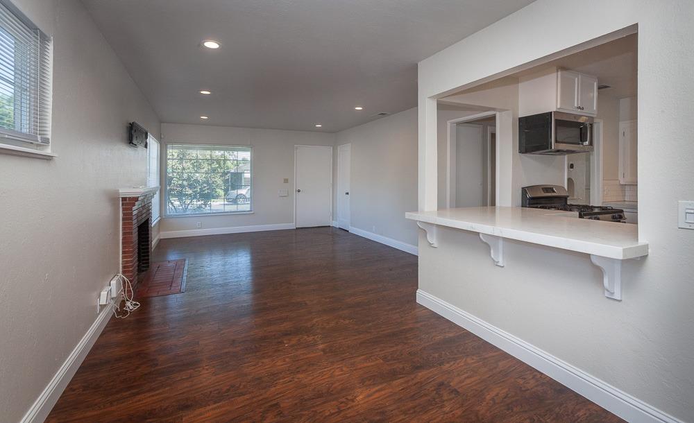 Detail Gallery Image 14 of 57 For 190 W Barrymore St, Stockton,  CA 95204 - 4 Beds | 2 Baths