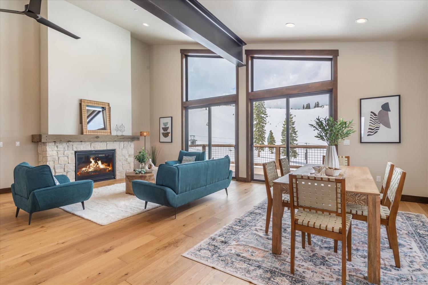 Detail Gallery Image 9 of 68 For 13701 Skislope Way, Truckee,  CA 96161 - 4 Beds | 4 Baths