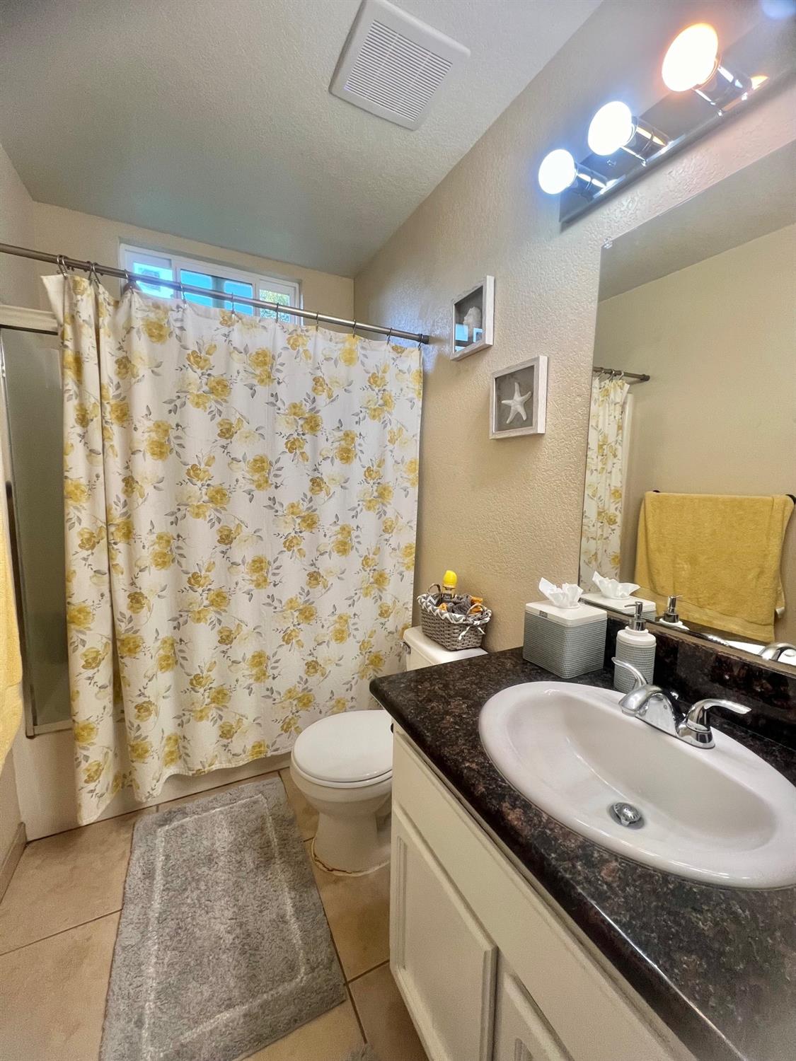 Detail Gallery Image 15 of 29 For 7890 Caber Way, Antelope,  CA 95843 - 4 Beds | 2 Baths