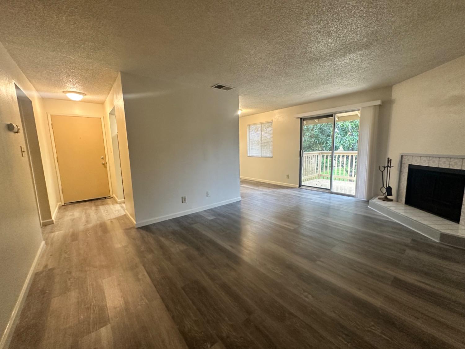 Detail Gallery Image 10 of 16 For 328 Northbank Ct #68,  Stockton,  CA 95207 - 2 Beds | 1 Baths
