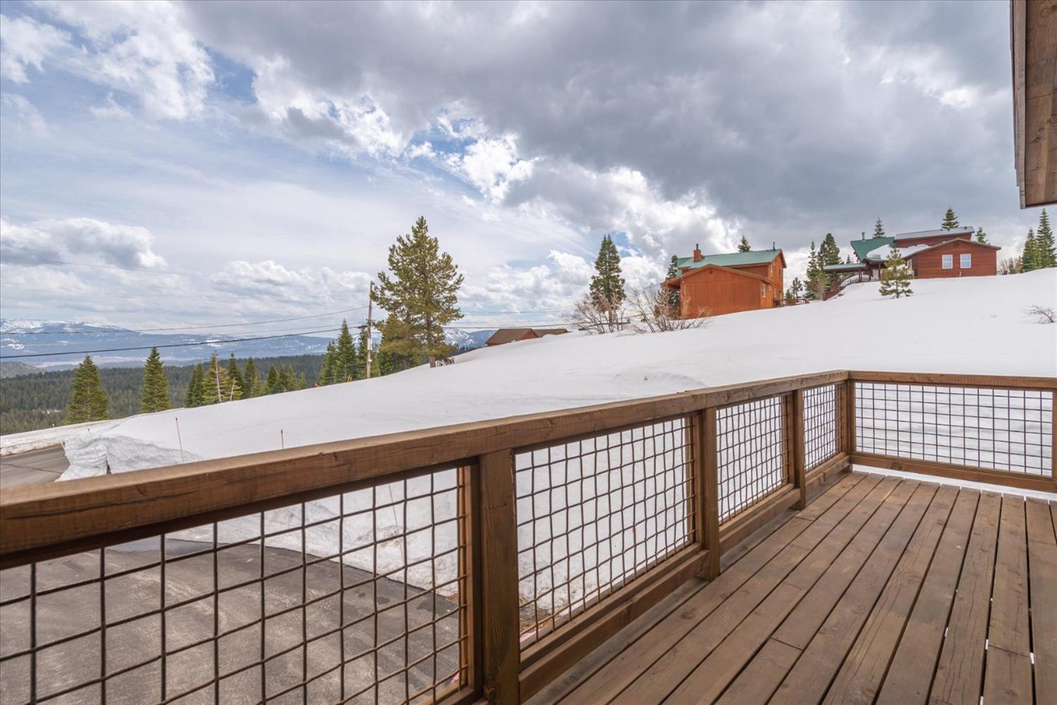 Detail Gallery Image 27 of 68 For 13701 Skislope Way, Truckee,  CA 96161 - 4 Beds | 4 Baths