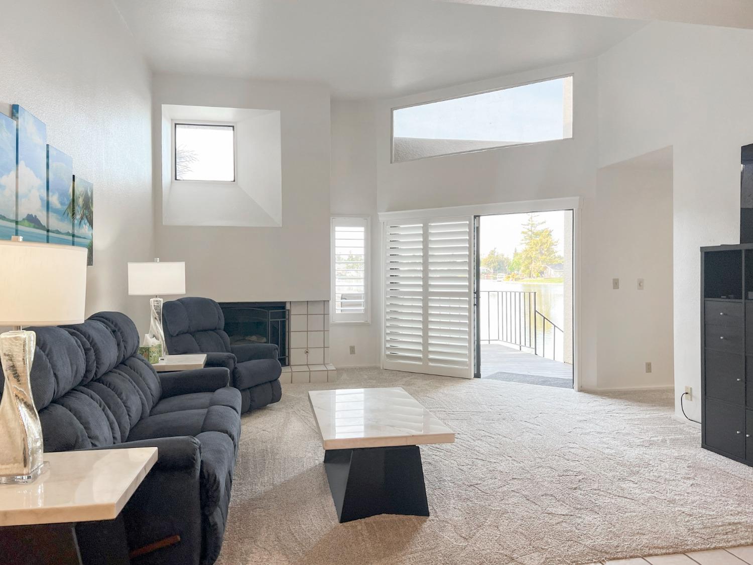Detail Gallery Image 9 of 38 For 3855 Peninsula Ct, Stockton,  CA 95219 - 2 Beds | 2 Baths