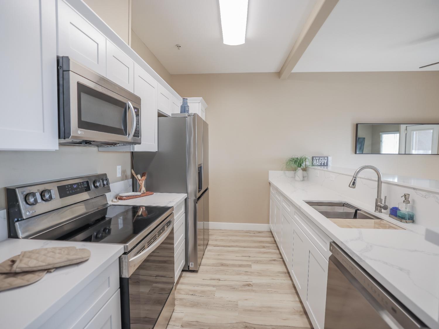 Detail Gallery Image 8 of 45 For 4200 E Commerce Way #113,  Sacramento,  CA 95834 - 1 Beds | 1 Baths