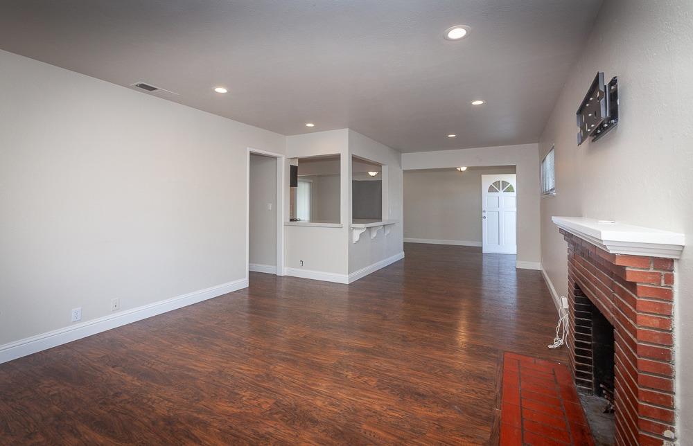 Detail Gallery Image 13 of 57 For 190 W Barrymore St, Stockton,  CA 95204 - 4 Beds | 2 Baths