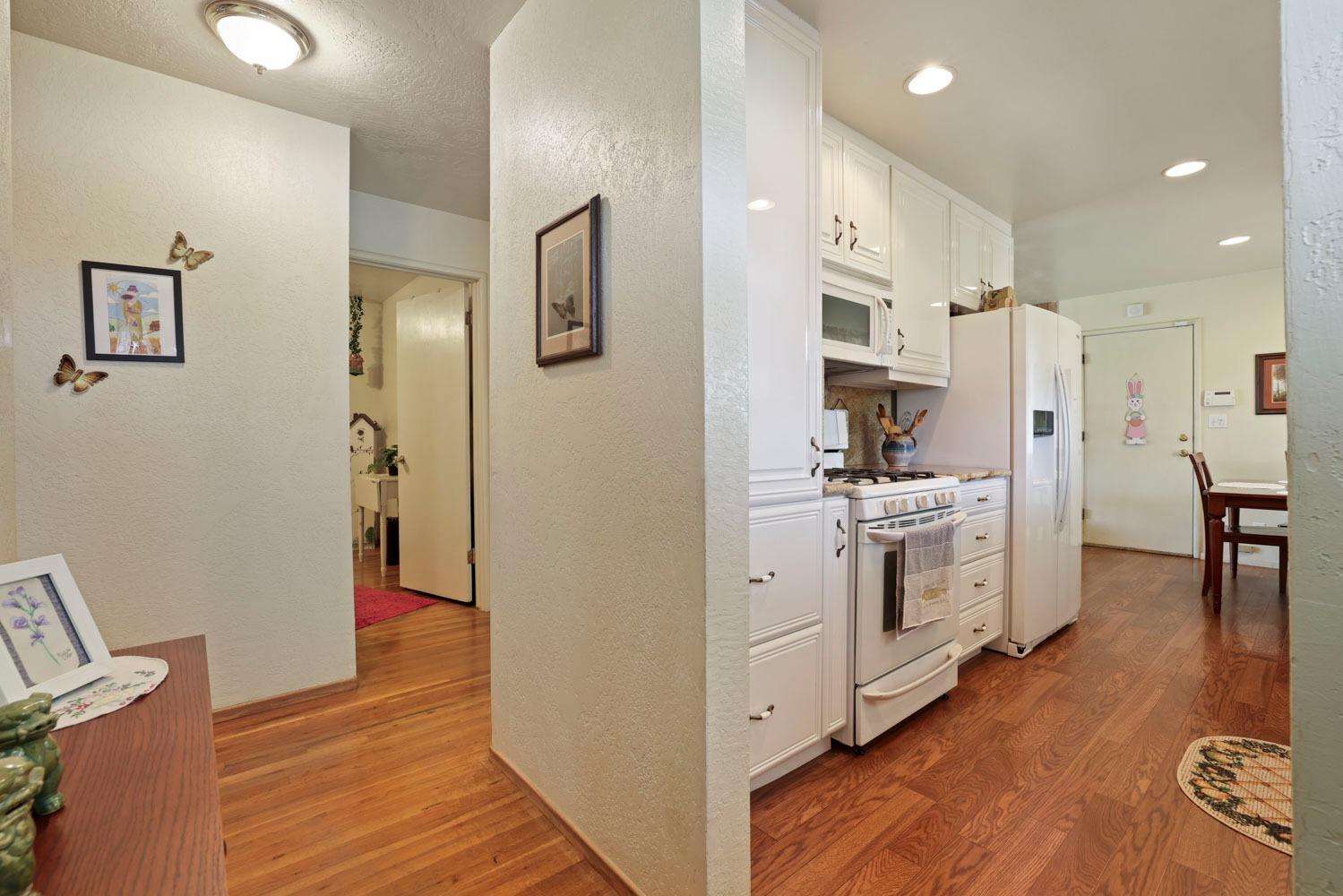 Detail Gallery Image 6 of 62 For 103 N Tulsa Ave, Stockton,  CA 95215 - 3 Beds | 1 Baths