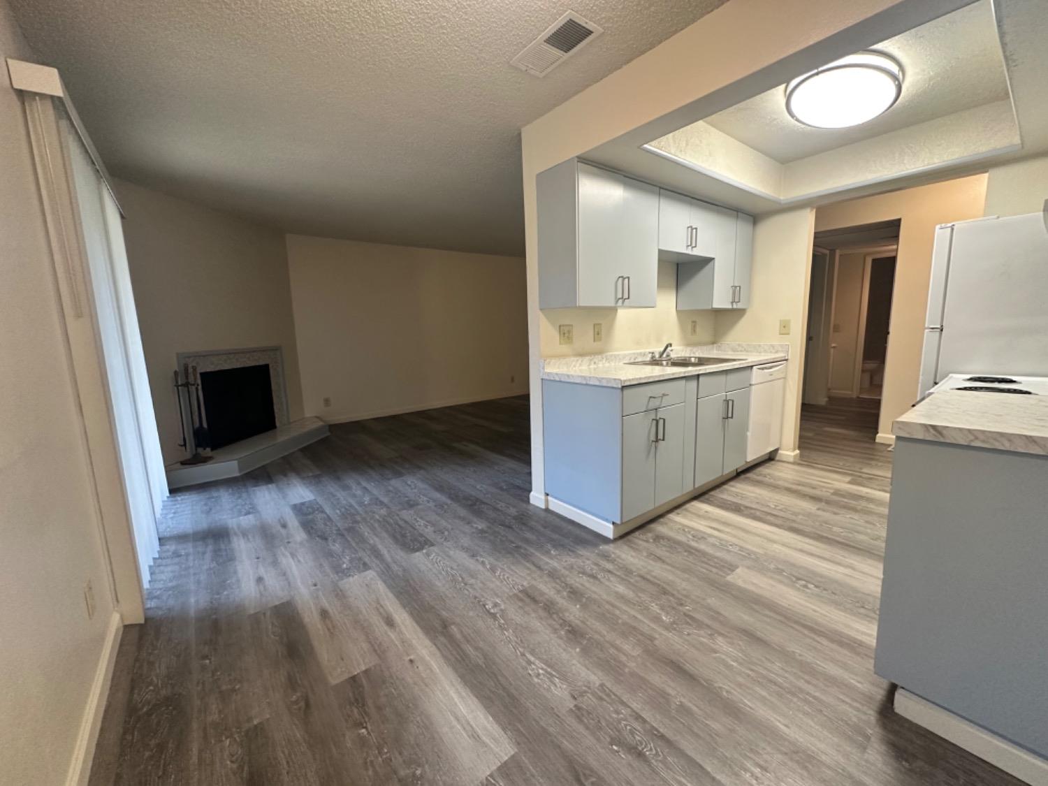 Detail Gallery Image 2 of 16 For 328 Northbank Ct #68,  Stockton,  CA 95207 - 2 Beds | 1 Baths