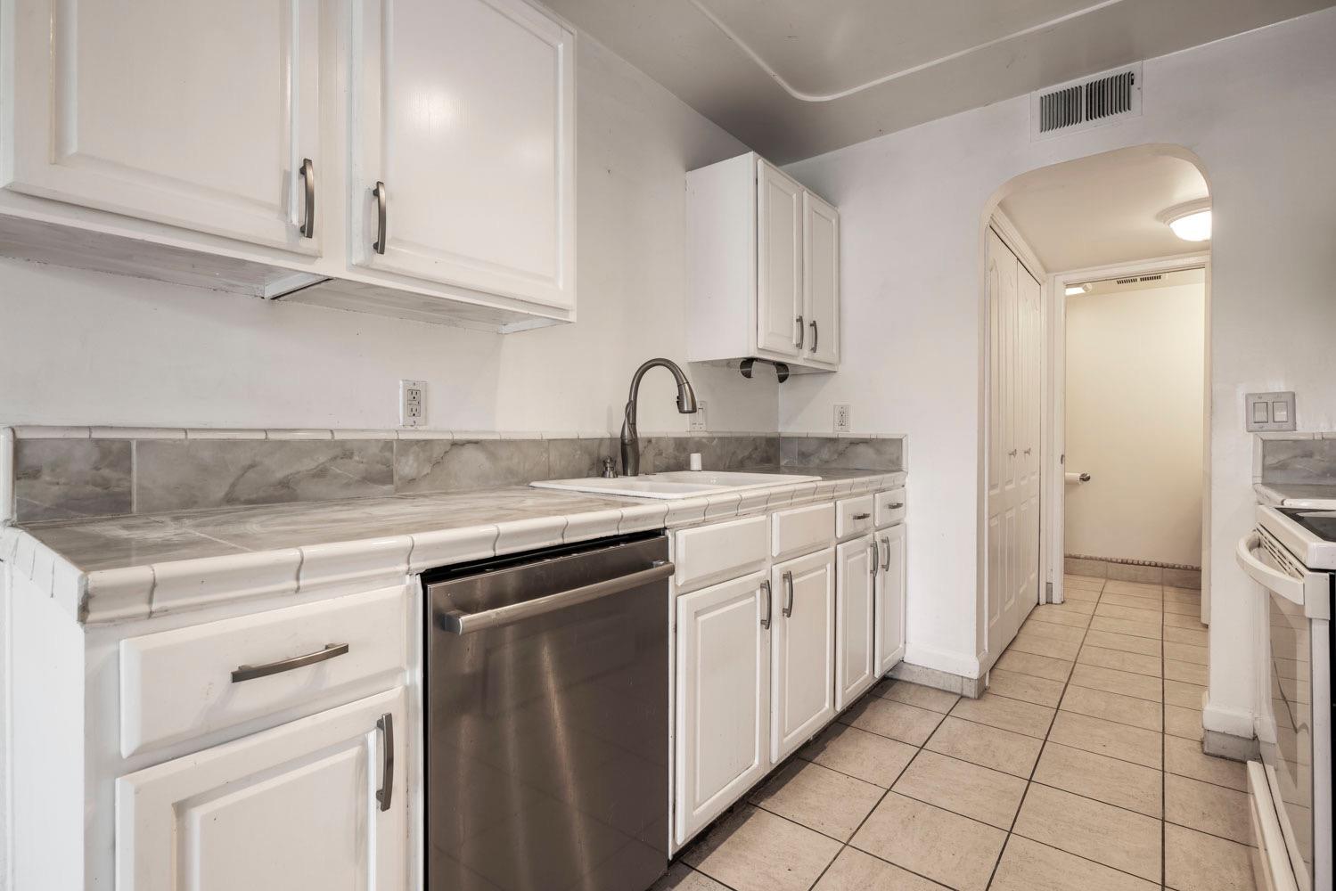 Detail Gallery Image 12 of 37 For 3784 W Benjamin Holt Dr #109,  Stockton,  CA 95219 - 2 Beds | 2/1 Baths