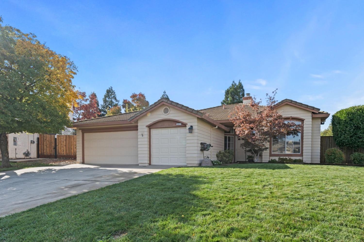 Photo of 801 Mitchell Ct in Roseville, CA