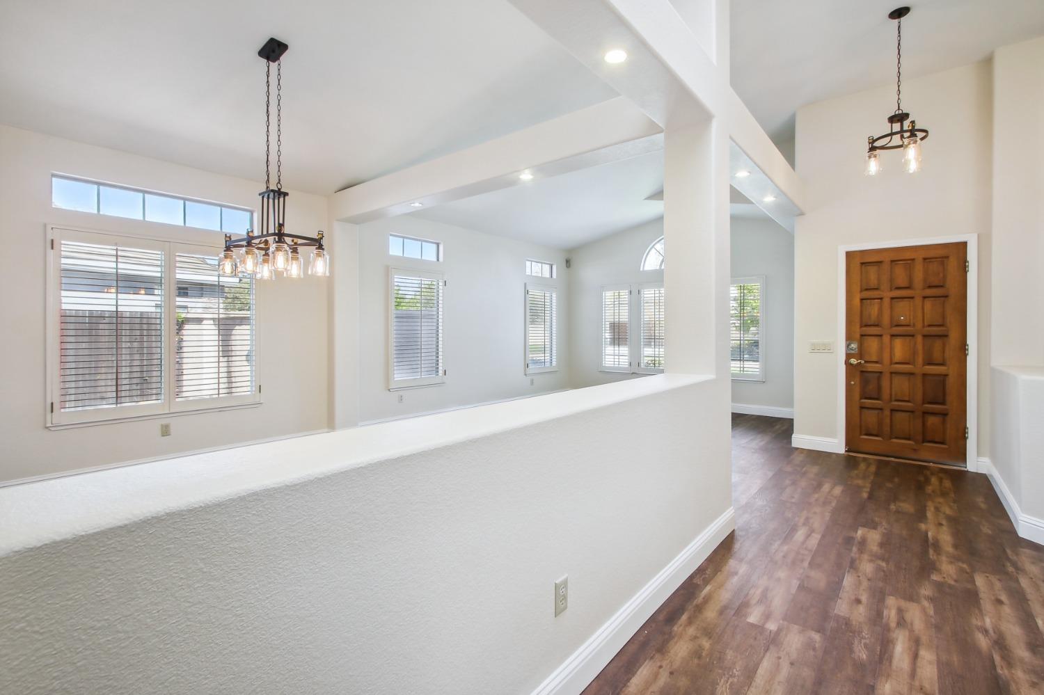 Detail Gallery Image 15 of 46 For 8727 Cooperston Way, Elk Grove,  CA 95624 - 4 Beds | 2/1 Baths