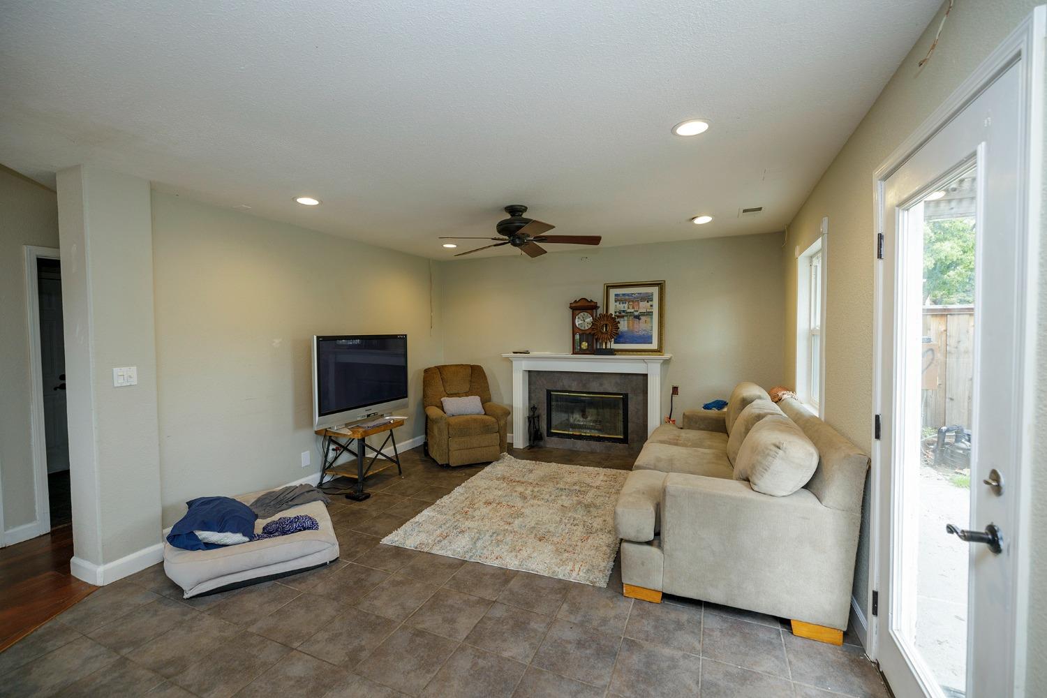 Detail Gallery Image 18 of 35 For 1498 Monterey Ct, Tracy,  CA 95376 - 3 Beds | 2/1 Baths