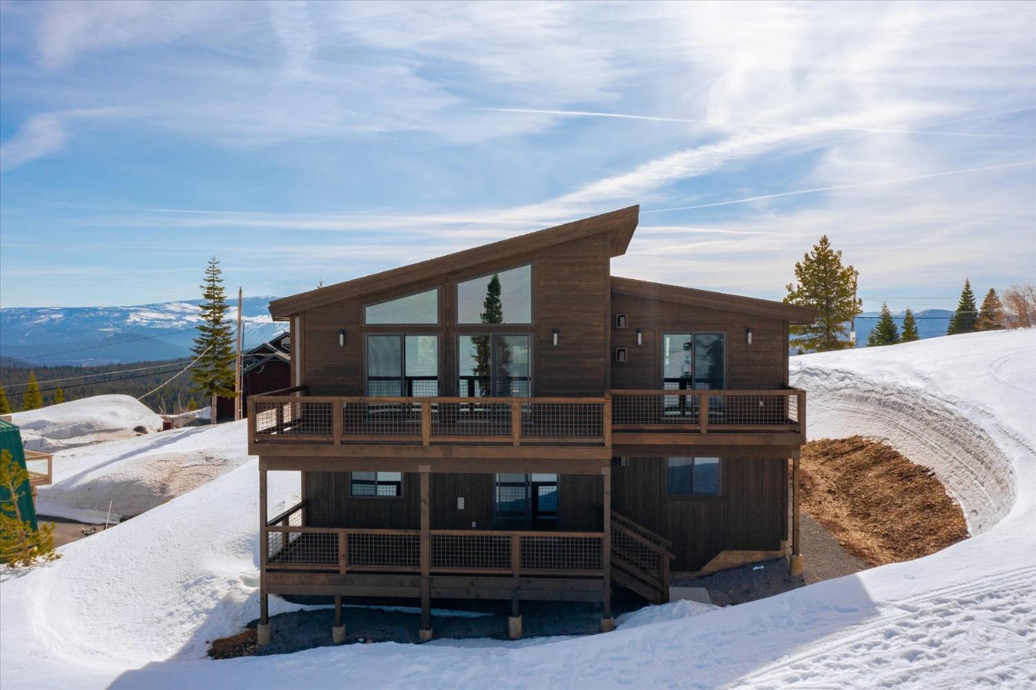 Detail Gallery Image 51 of 68 For 13701 Skislope Way, Truckee,  CA 96161 - 4 Beds | 4 Baths
