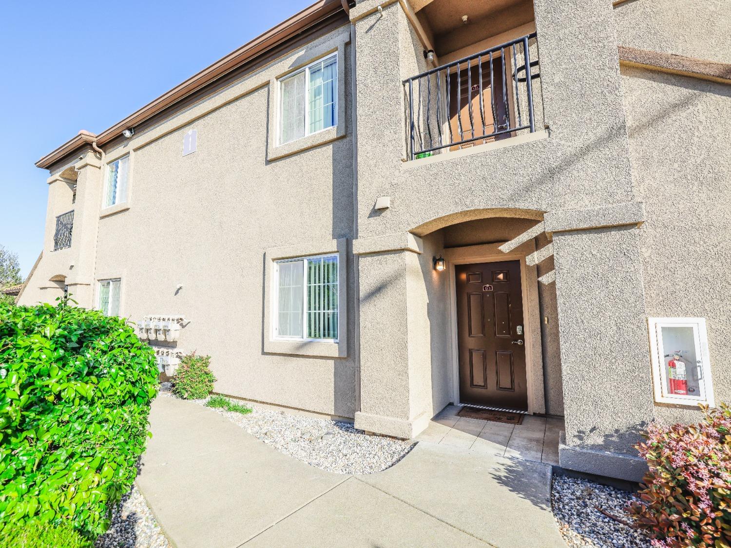 Detail Gallery Image 3 of 45 For 4200 E Commerce Way #113,  Sacramento,  CA 95834 - 1 Beds | 1 Baths
