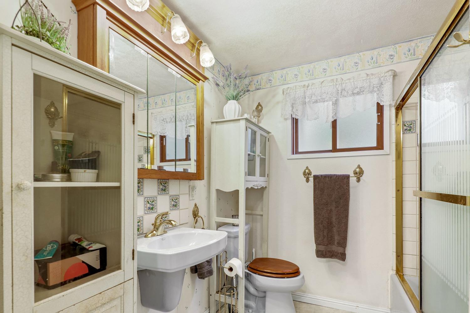Detail Gallery Image 20 of 48 For 8448 Center, Mokelumne Hill,  CA 95245 - 2 Beds | 1/1 Baths
