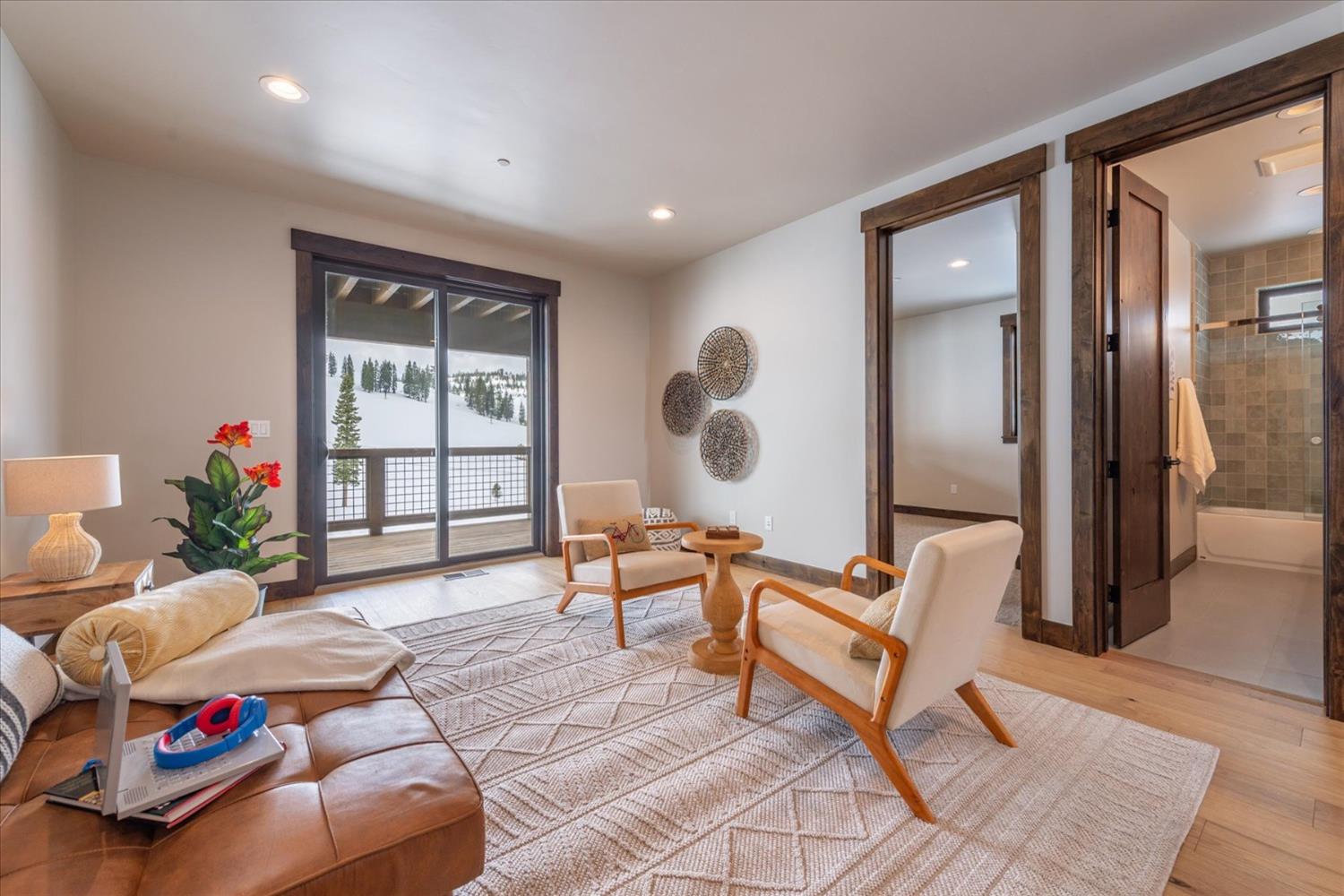Detail Gallery Image 29 of 68 For 13701 Skislope Way, Truckee,  CA 96161 - 4 Beds | 4 Baths