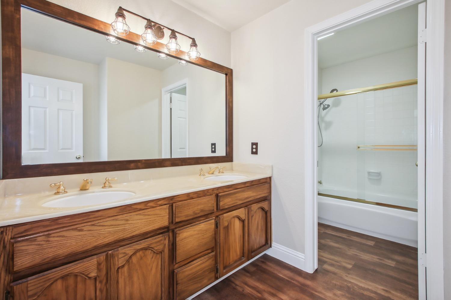 Detail Gallery Image 30 of 46 For 8727 Cooperston Way, Elk Grove,  CA 95624 - 4 Beds | 2/1 Baths