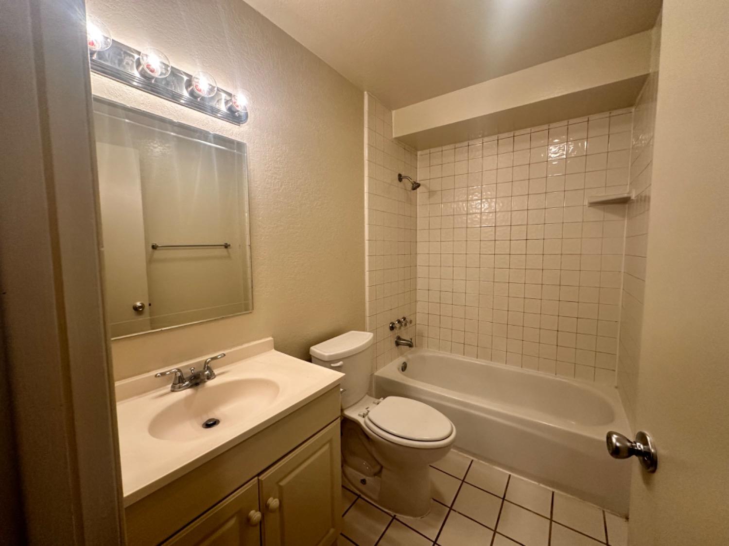 Detail Gallery Image 12 of 16 For 328 Northbank Ct #68,  Stockton,  CA 95207 - 2 Beds | 1 Baths
