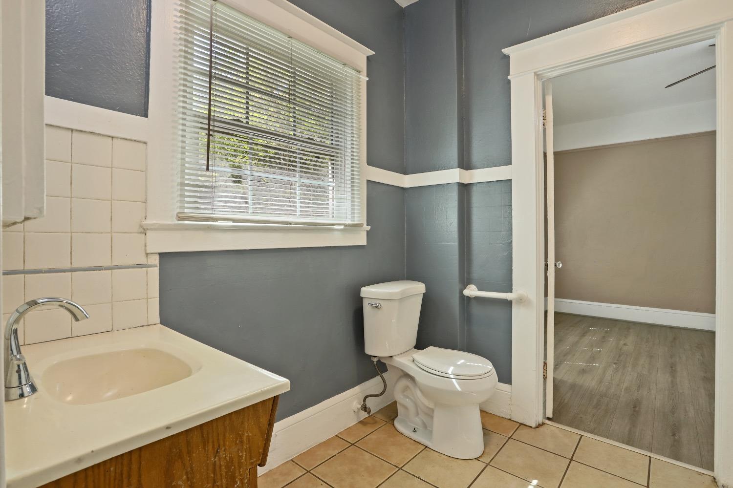 Detail Gallery Image 16 of 20 For 227 W Jefferson St, Stockton,  CA 95206 - 2 Beds | 2 Baths