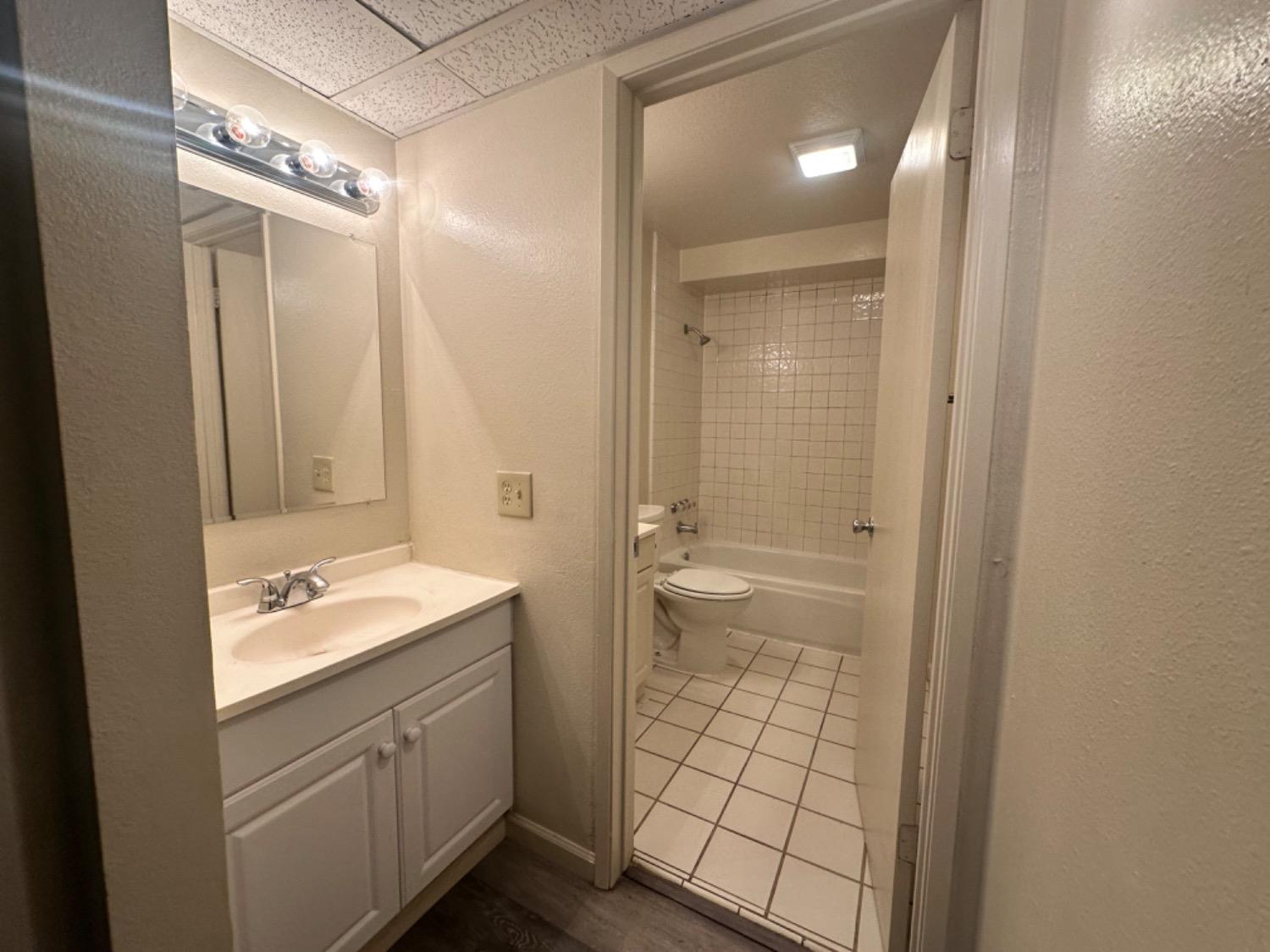 Detail Gallery Image 13 of 16 For 328 Northbank Ct #68,  Stockton,  CA 95207 - 2 Beds | 1 Baths
