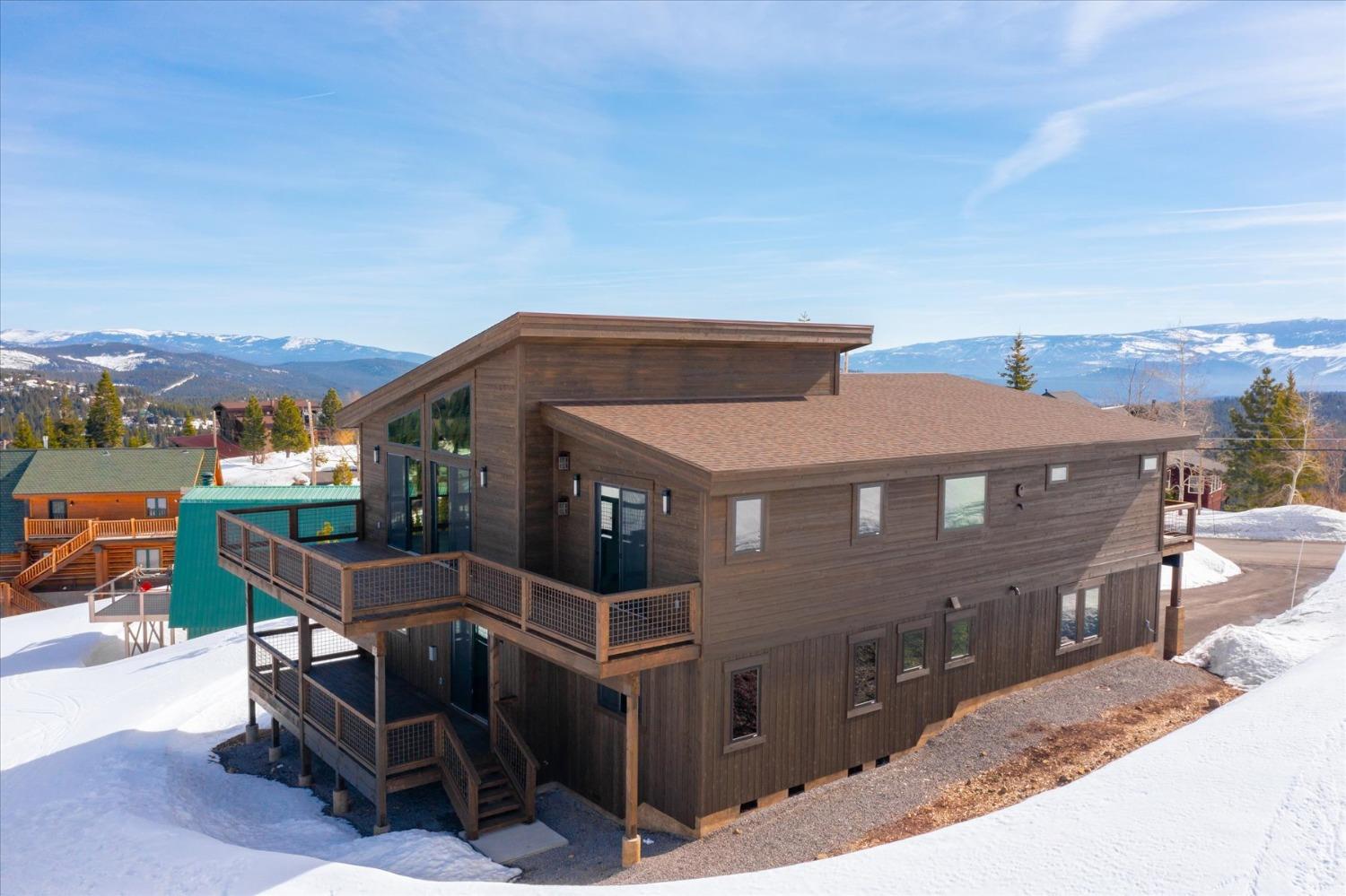 Detail Gallery Image 53 of 68 For 13701 Skislope Way, Truckee,  CA 96161 - 4 Beds | 4 Baths