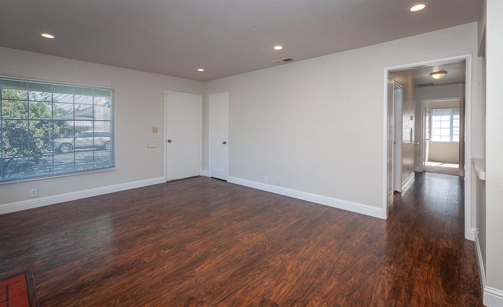 Detail Gallery Image 12 of 57 For 190 W Barrymore St, Stockton,  CA 95204 - 4 Beds | 2 Baths