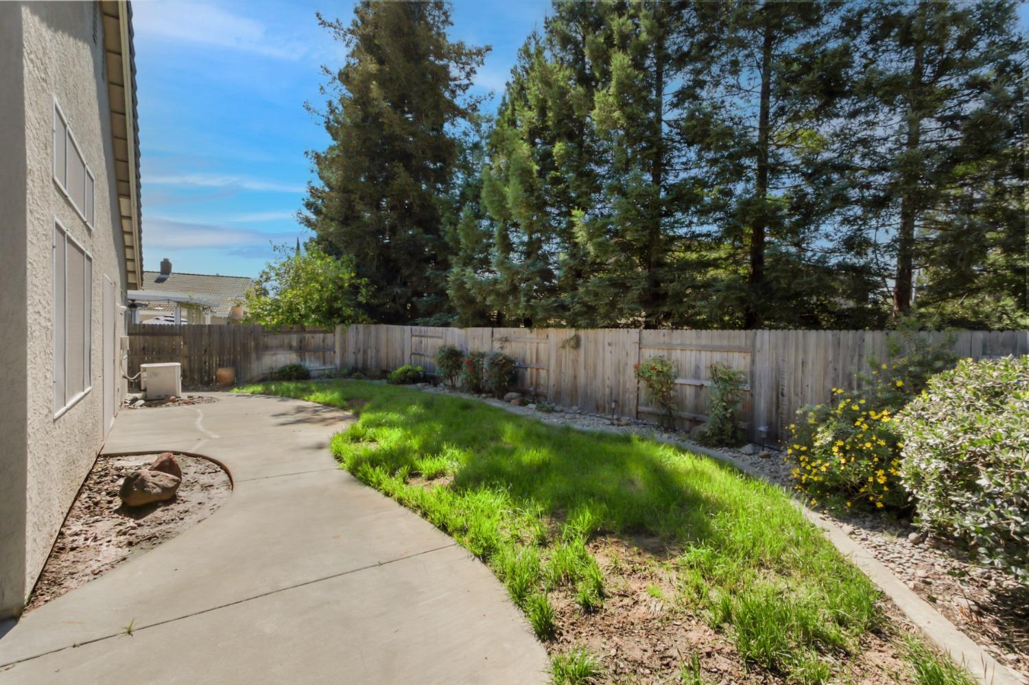 Detail Gallery Image 44 of 46 For 8727 Cooperston Way, Elk Grove,  CA 95624 - 4 Beds | 2/1 Baths
