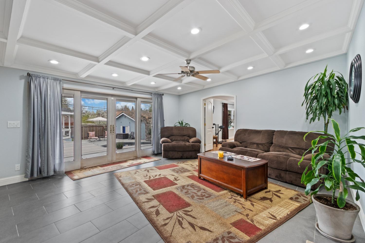 Detail Gallery Image 14 of 59 For 3971 Hillgrove Way, Carmichael,  CA 95608 - 3 Beds | 2 Baths