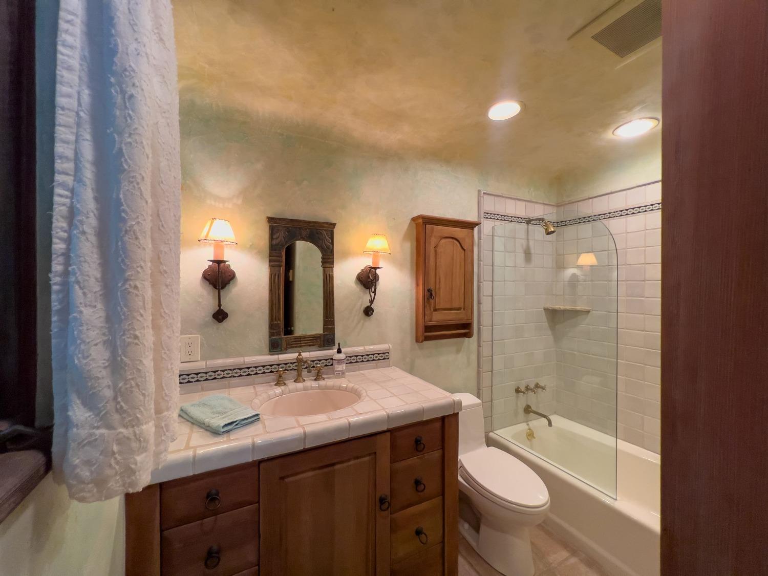 Detail Gallery Image 19 of 58 For 21 Monte Vista Ln, Sonora,  CA 95370 - 4 Beds | 3/2 Baths