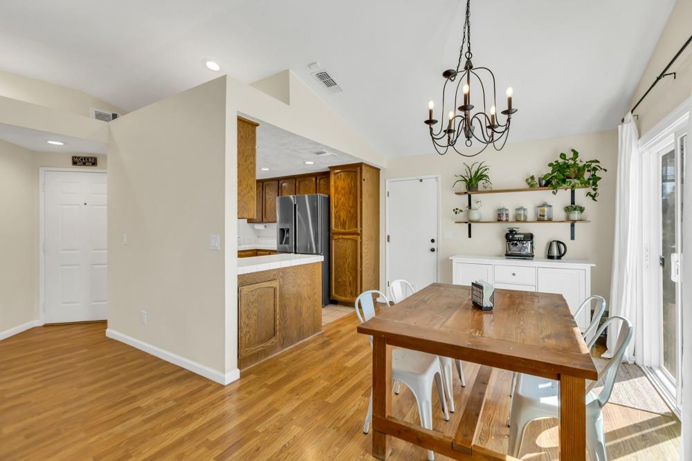 Detail Gallery Image 4 of 55 For 8198 Westray Dr, Sacramento,  CA 95829 - 3 Beds | 2 Baths
