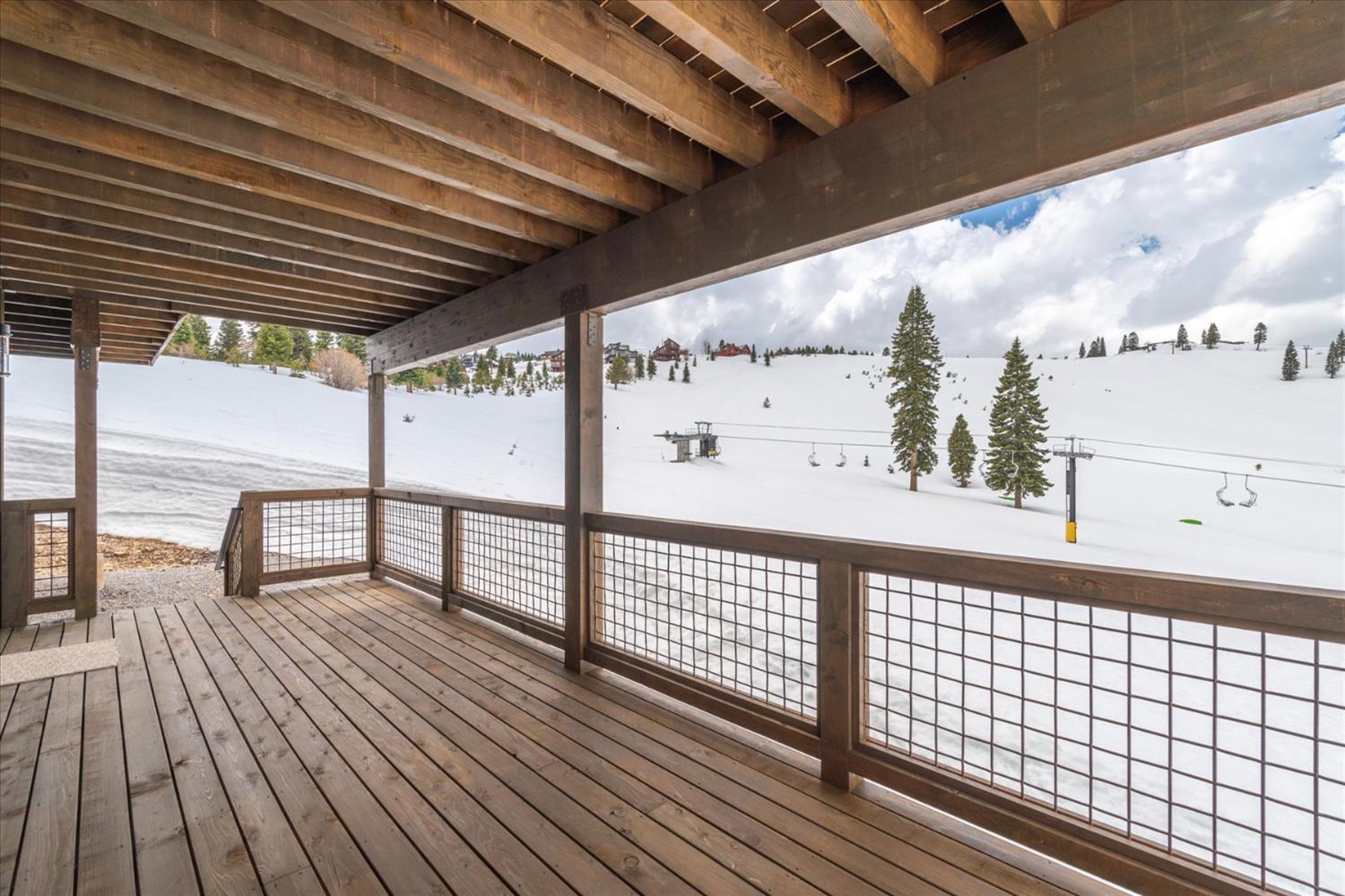 Detail Gallery Image 31 of 68 For 13701 Skislope Way, Truckee,  CA 96161 - 4 Beds | 4 Baths