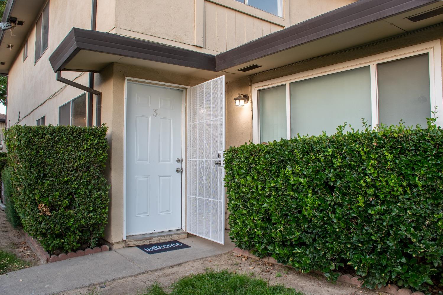 Photo of 4521 Palm Ave #3 in Sacramento, CA