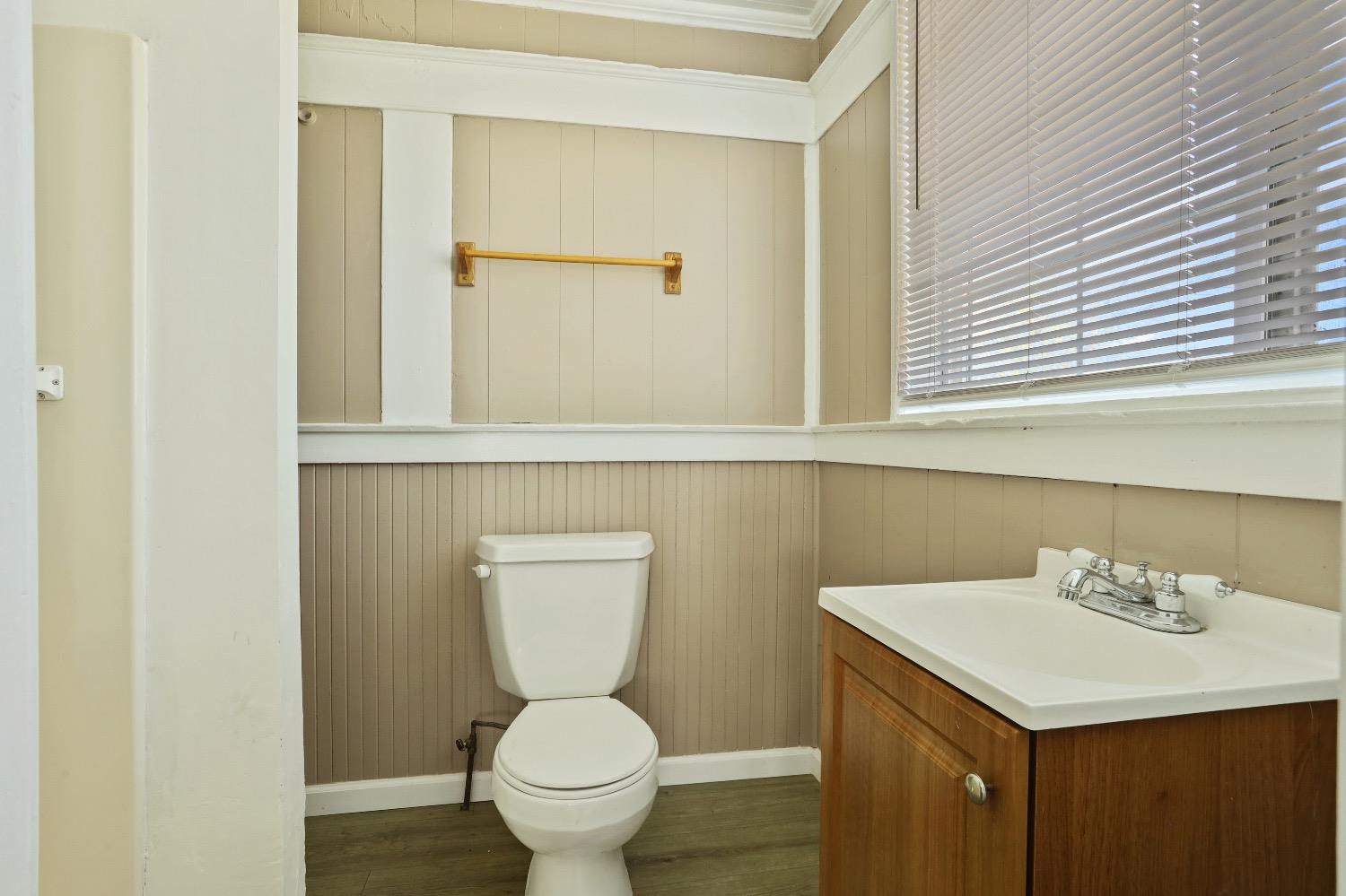 Detail Gallery Image 13 of 20 For 227 W Jefferson St, Stockton,  CA 95206 - 2 Beds | 2 Baths