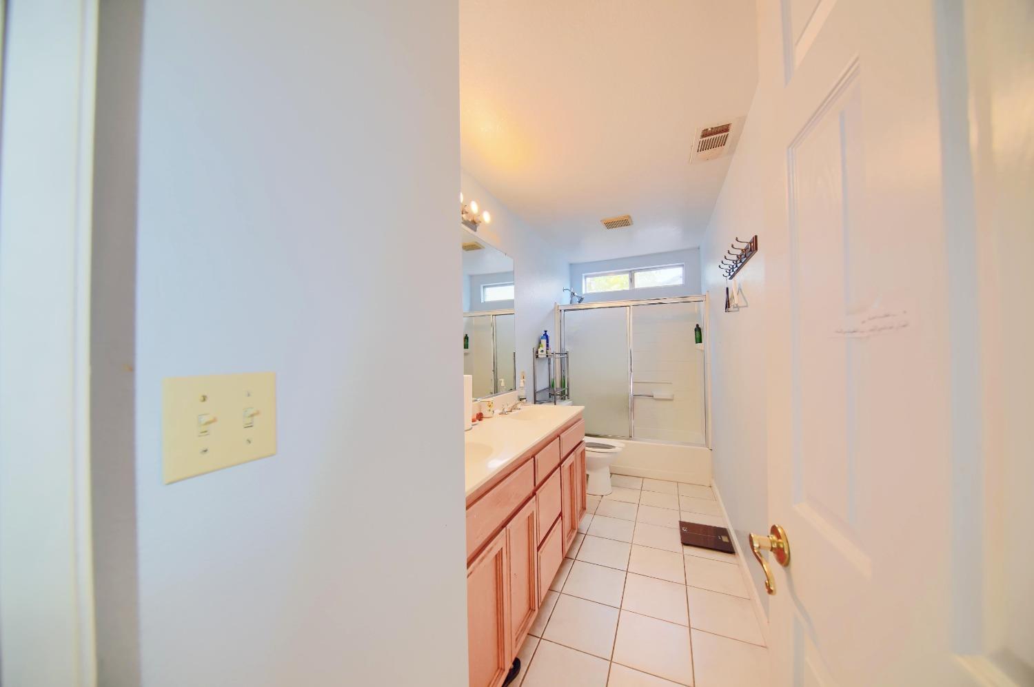 Detail Gallery Image 69 of 92 For 3277 Konig Ct, Stockton,  CA 95206 - 5 Beds | 2/1 Baths