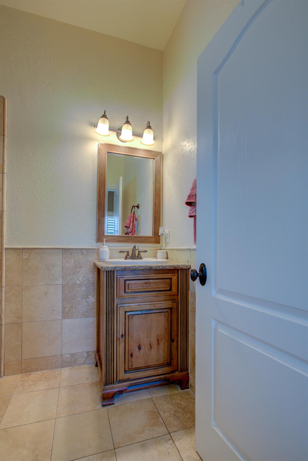 Detail Gallery Image 12 of 80 For 2020 Kendall Ave, Modesto,  CA 95355 - 5 Beds | 4/1 Baths